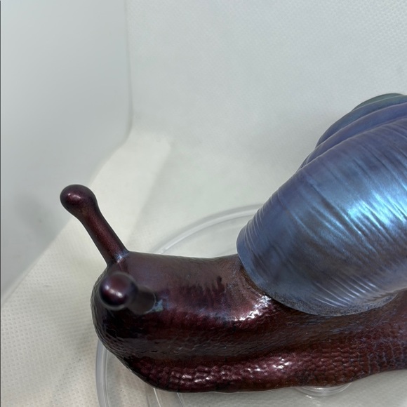 Iridescent Resin Snail Figurine - Picture 8 of 12